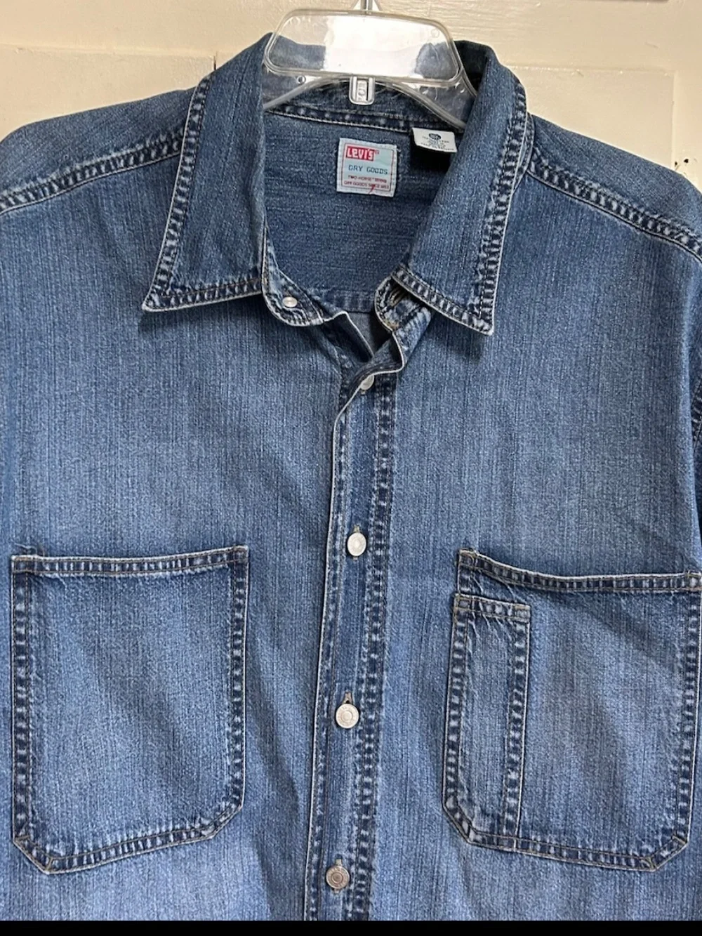 Levis chest armpit